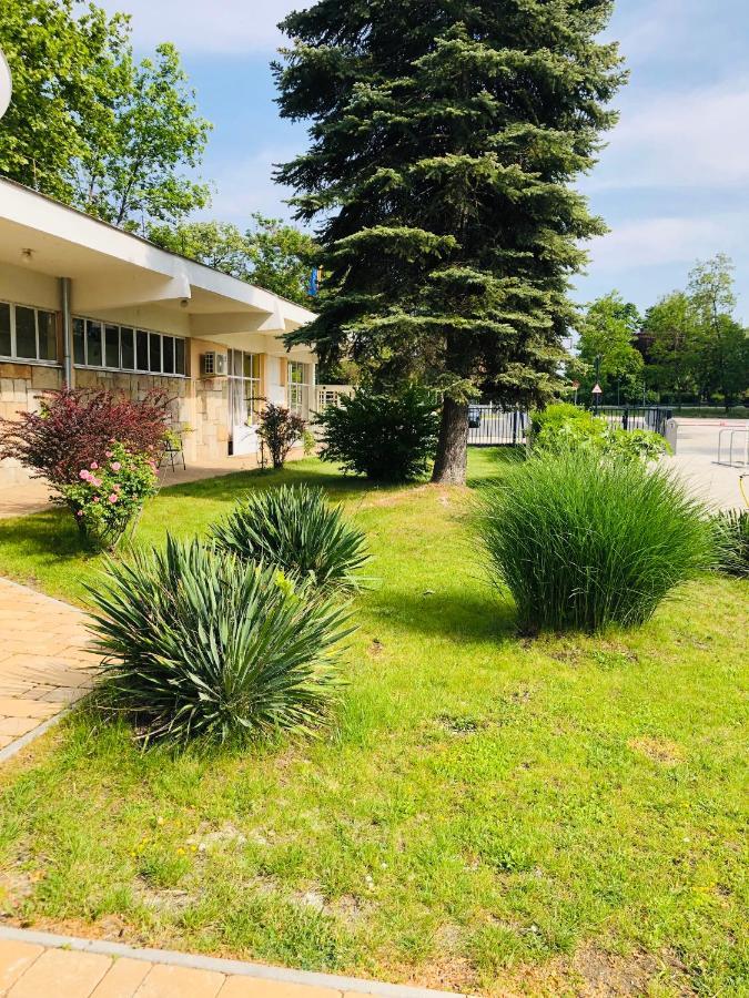 Fonyód Napsugar Club Es Panzio Bed & Breakfast エクステリア 写真